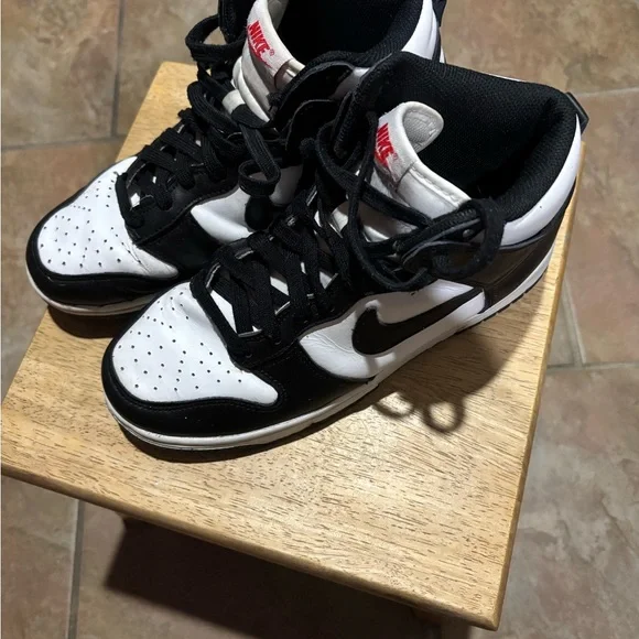 Nike Black and White High-Tops with Red Accents - Picture 4 of 12